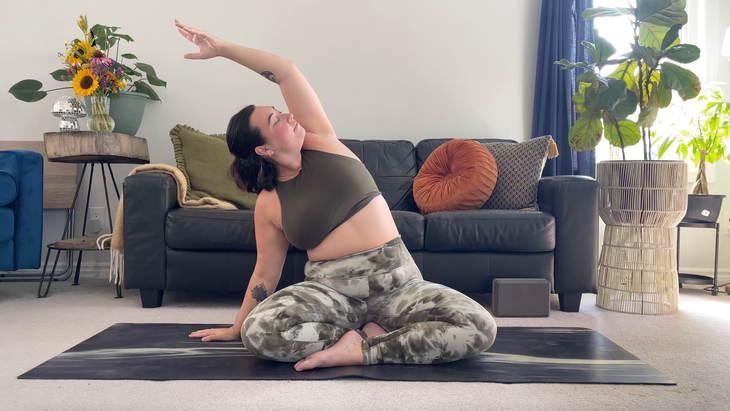 Yoga teacher Taylor Lorenz in Side Stretch, part of her yoga for back pain practice