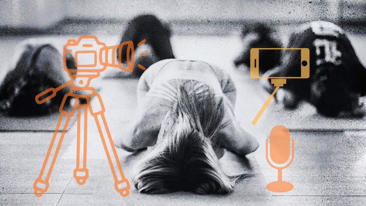 15 Halloween Costumes That Will Terrify Any Yogi