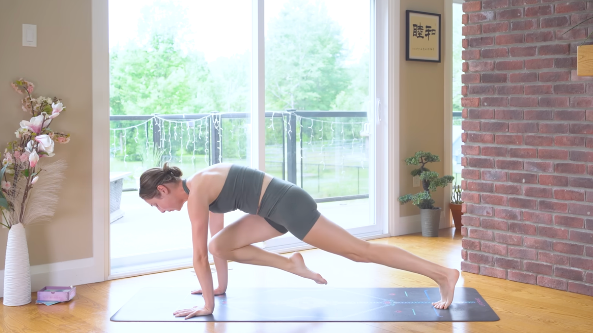 10-Minute Morning Yoga + Pilates for Essential Core-Strengthening
