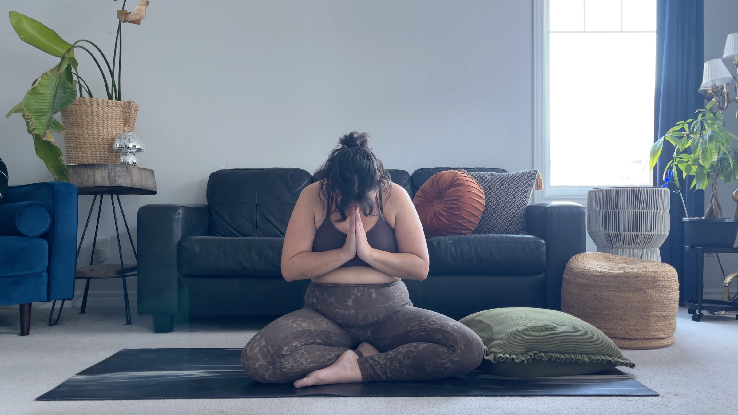 Teacher Taylor Lorenz in Closing Pose