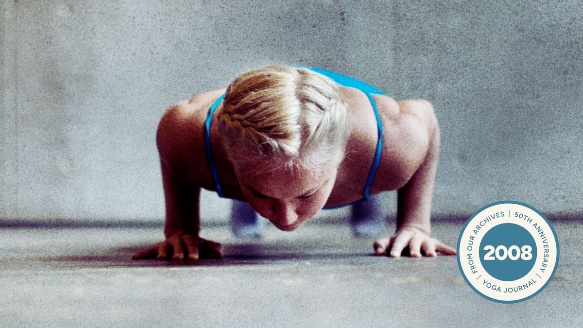 How (And Why) to Make Chaturanga Your New Favorite Yoga Pose for Strength