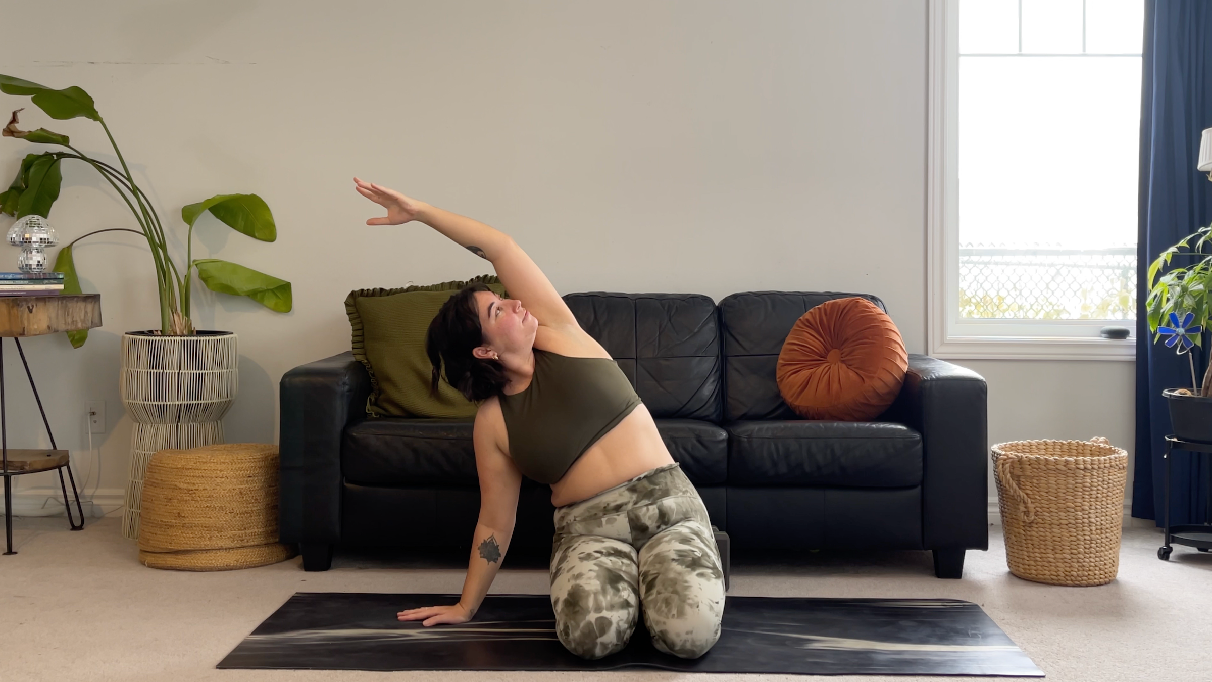 Teacher Taylor Lorenz in Side Bend