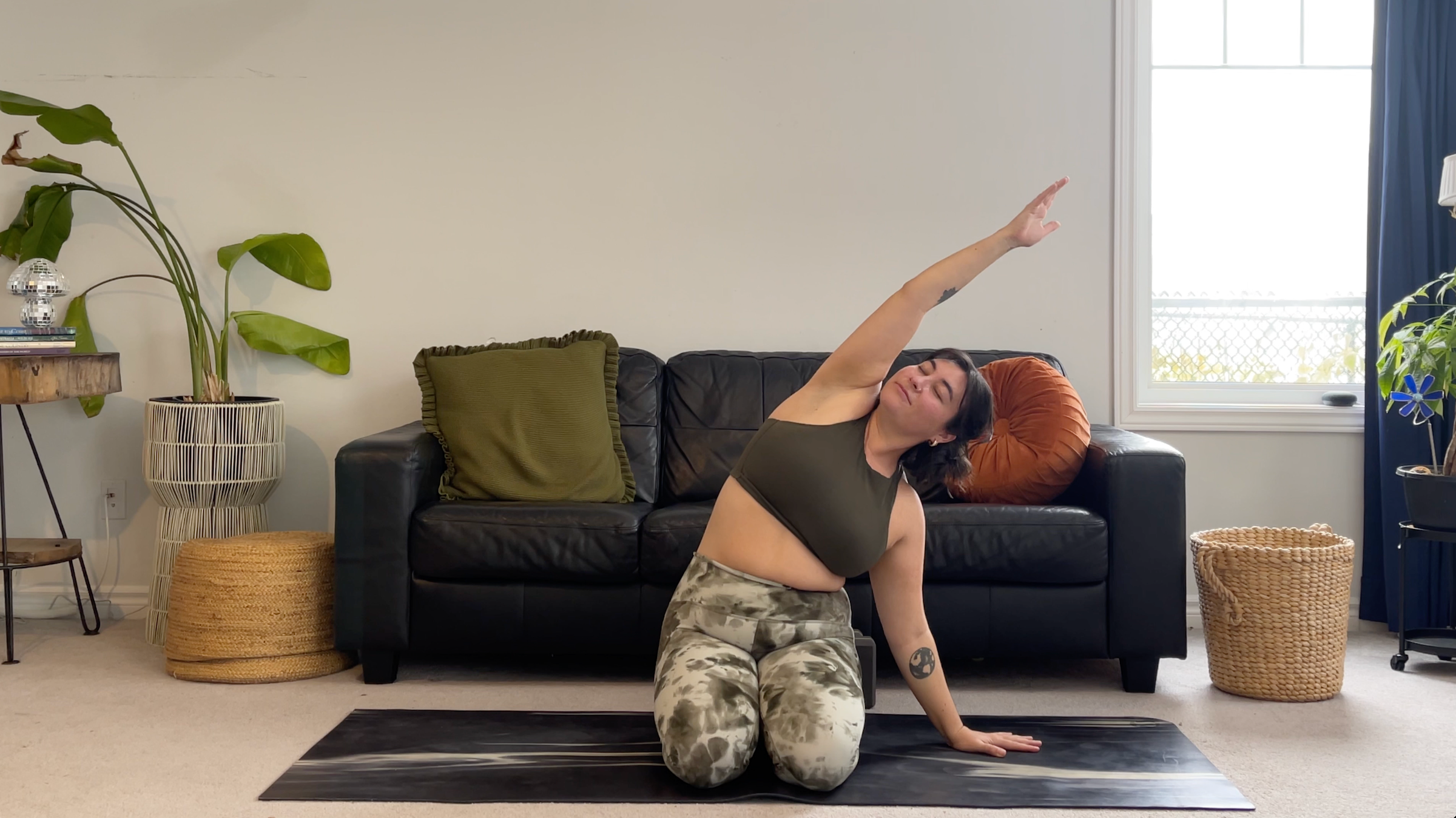 Teacher Taylor Lorenz in Side Bend