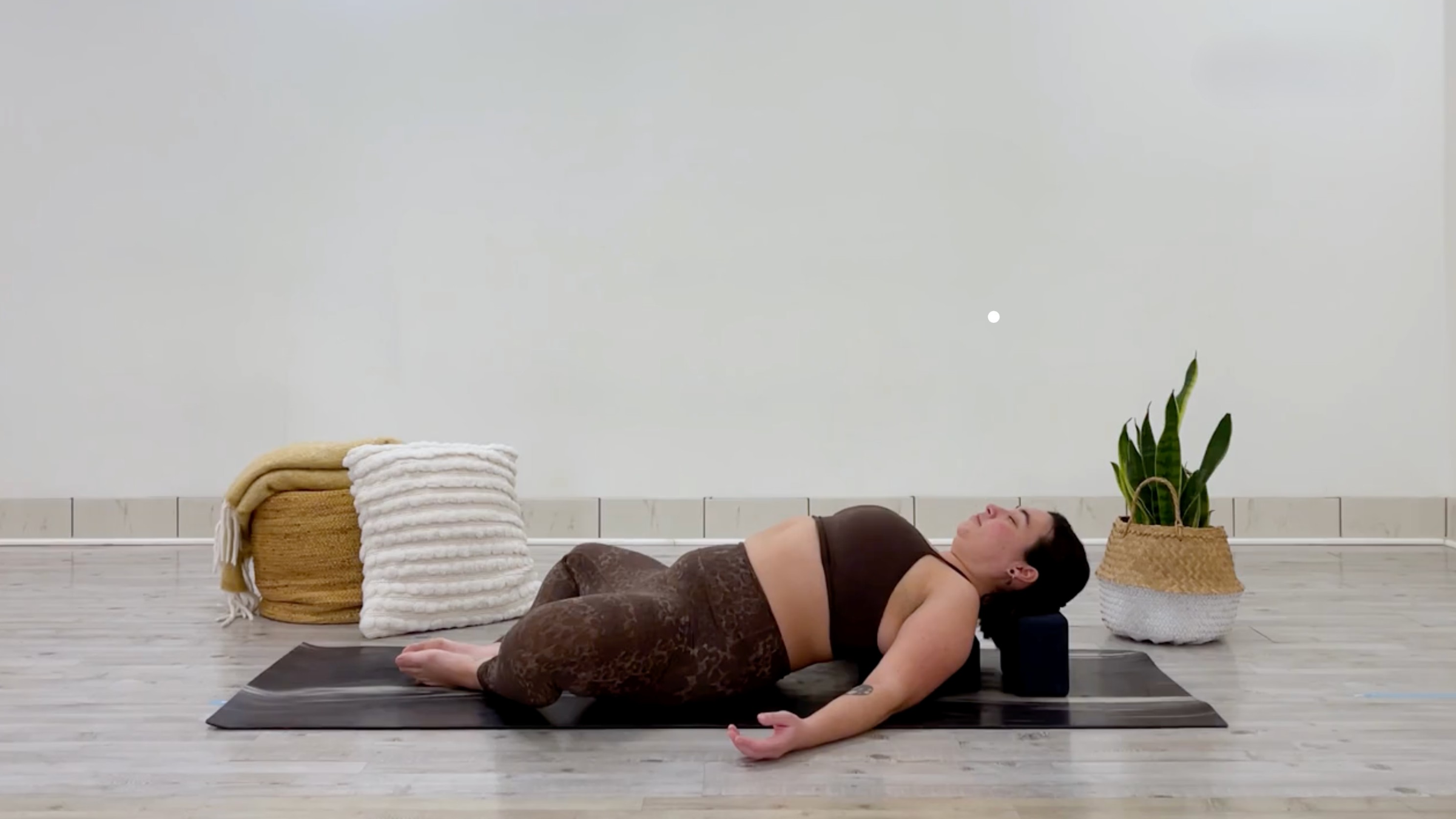 Taylor Lorenz in Reclined Butterfly