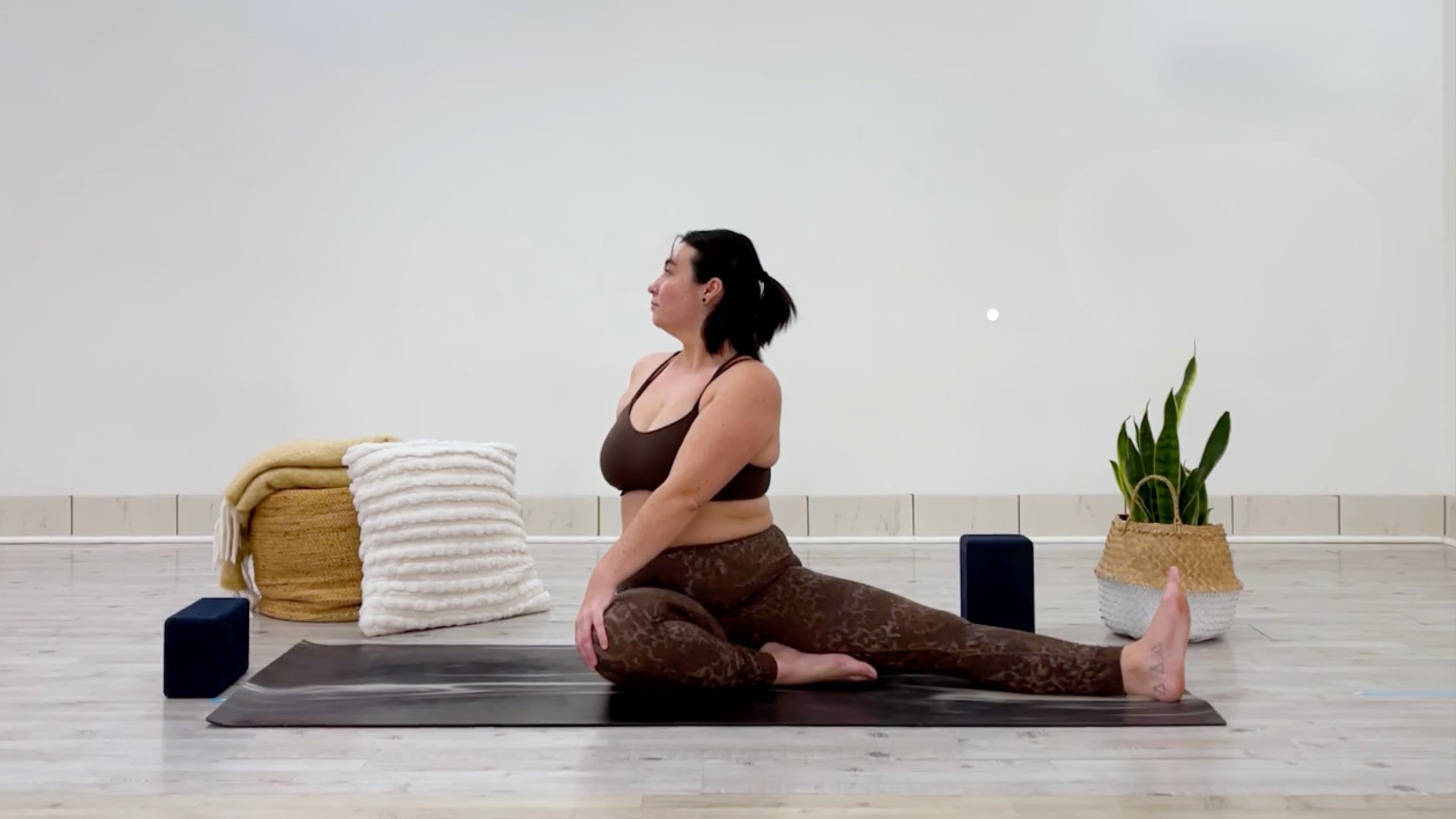 Taylor Lorenz in Seated Twist