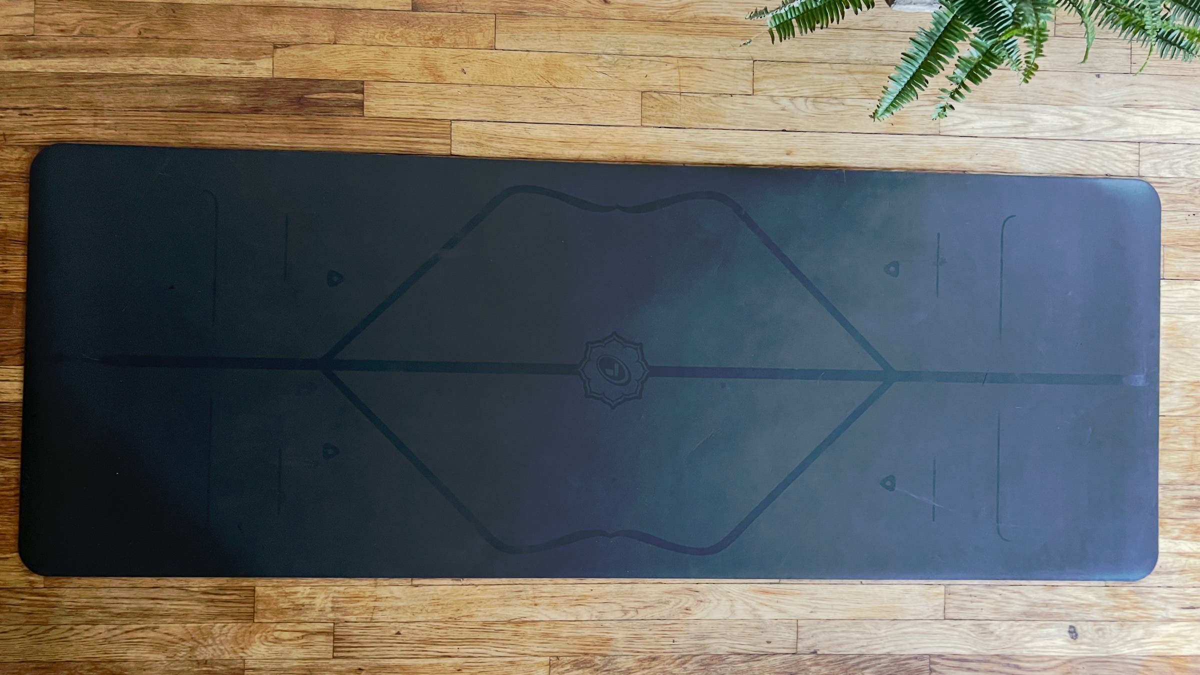 Liforme Classic Yoga Mat tester image