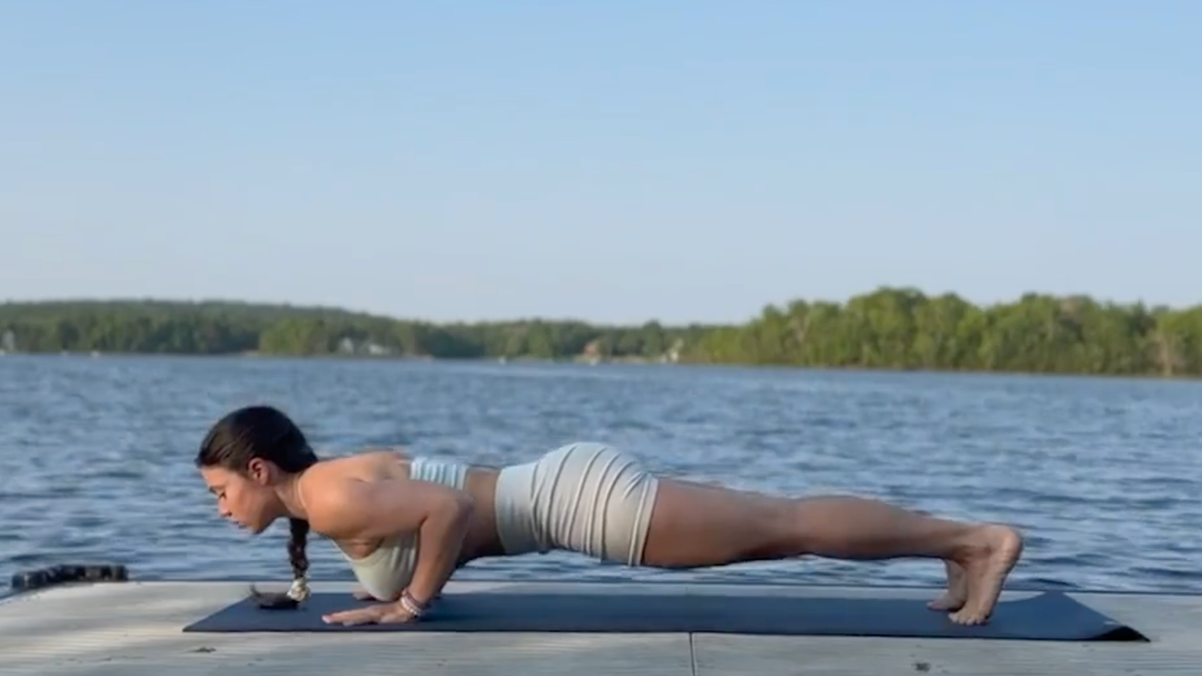10-Minute Yoga to Stretch and Strengthen Your Whole Body