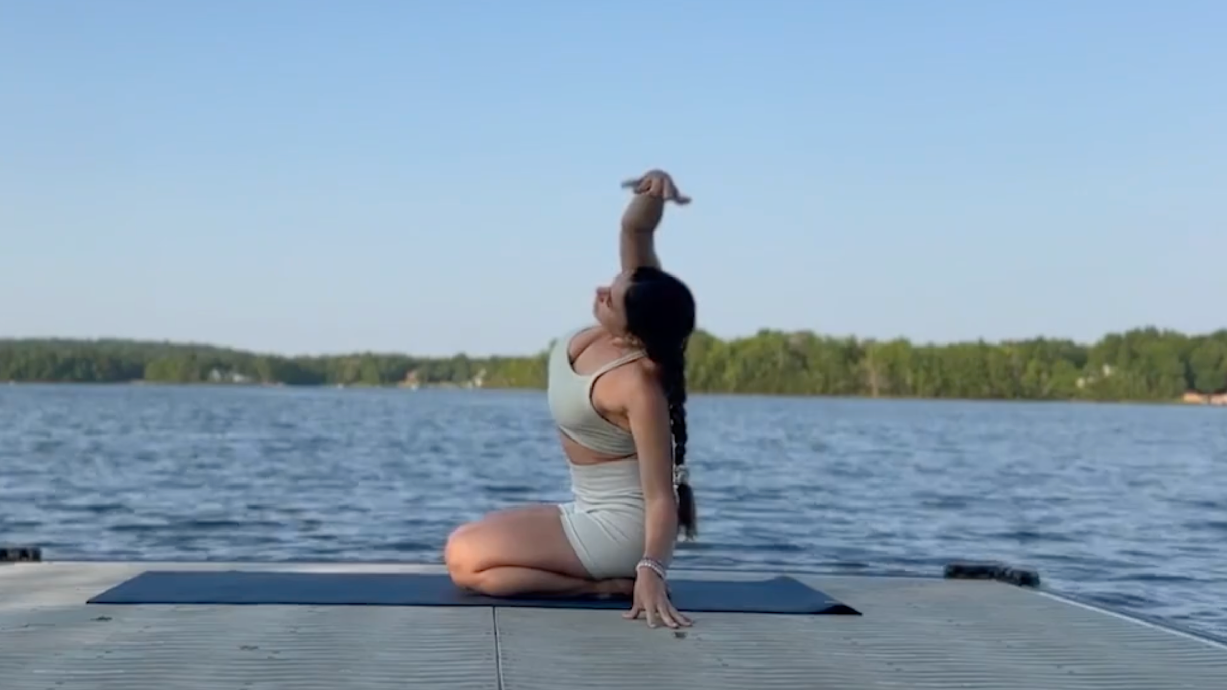 10-Minute Yoga to Stretch and Strengthen Your Whole Body