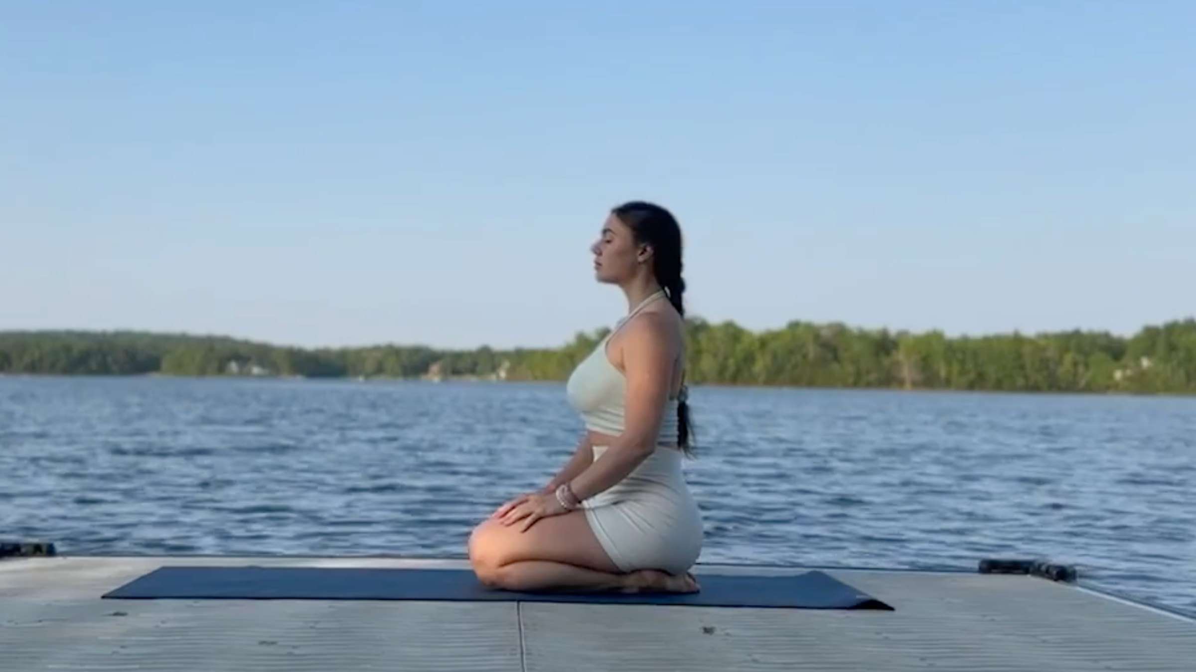10-Minute Yoga to Stretch and Strengthen Your Whole Body