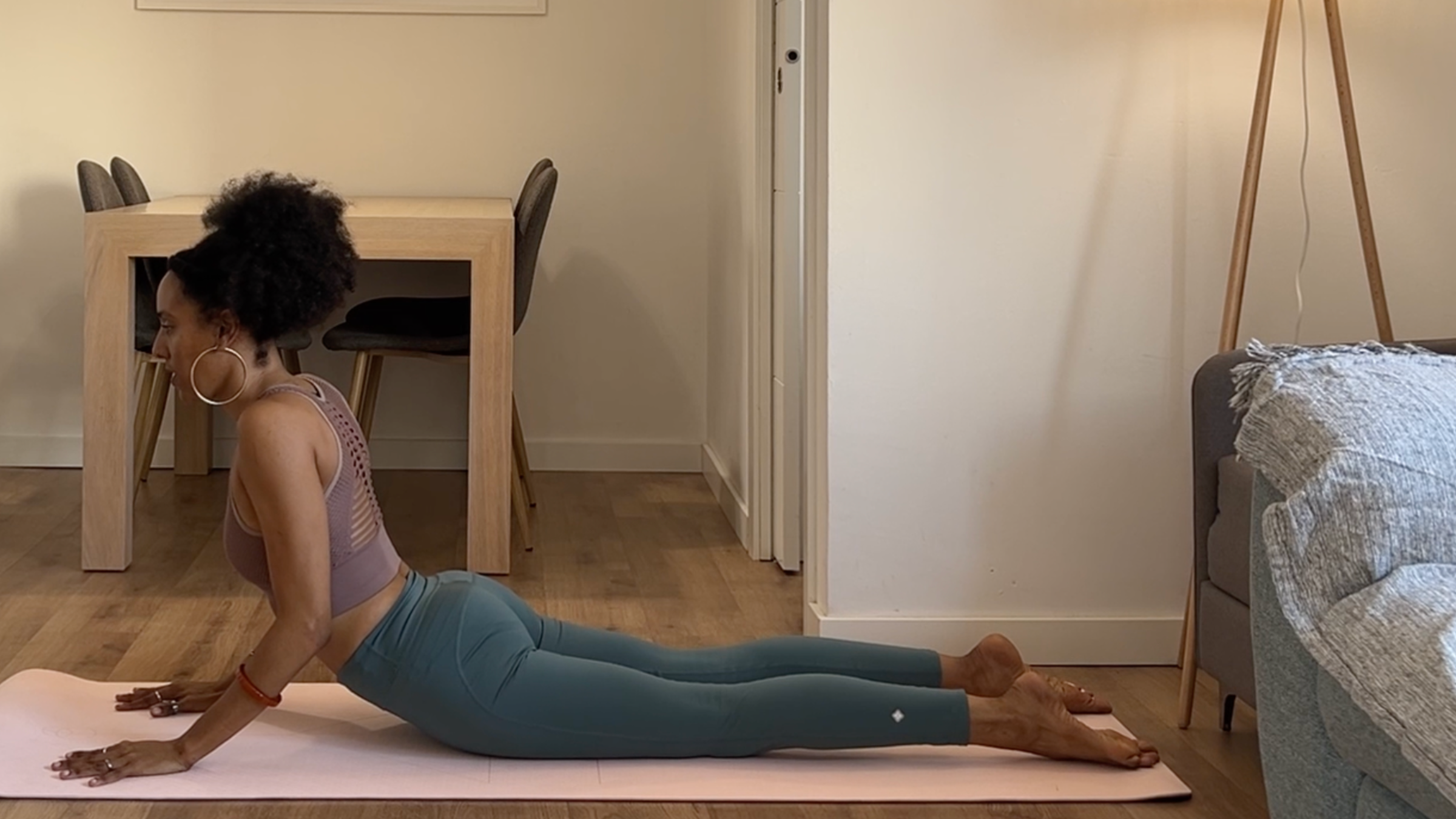 30-Minute Evening Yoga to Release Stress So You Can Relax