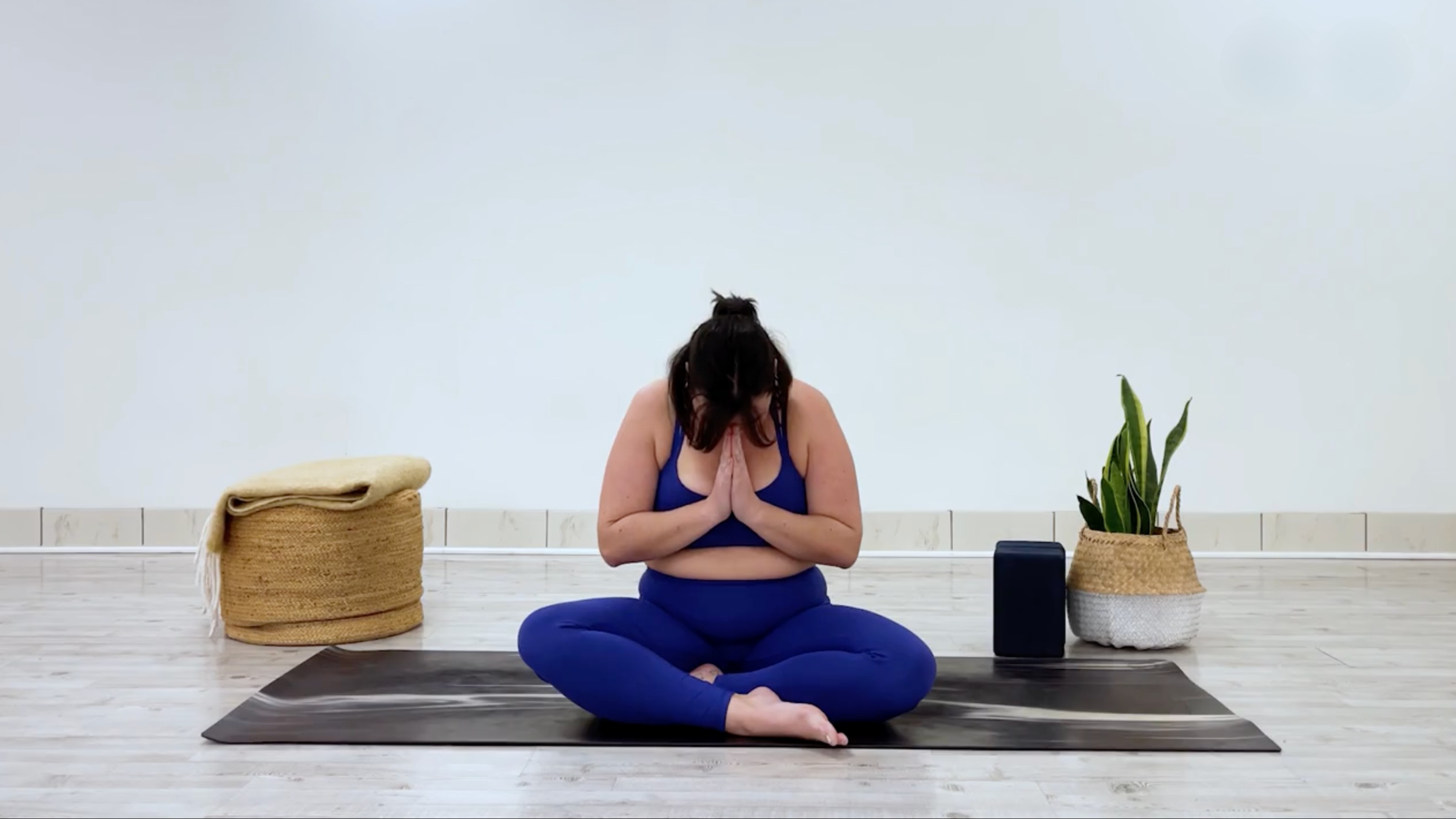 Teacher Taylor Lorenz in Closing Pose