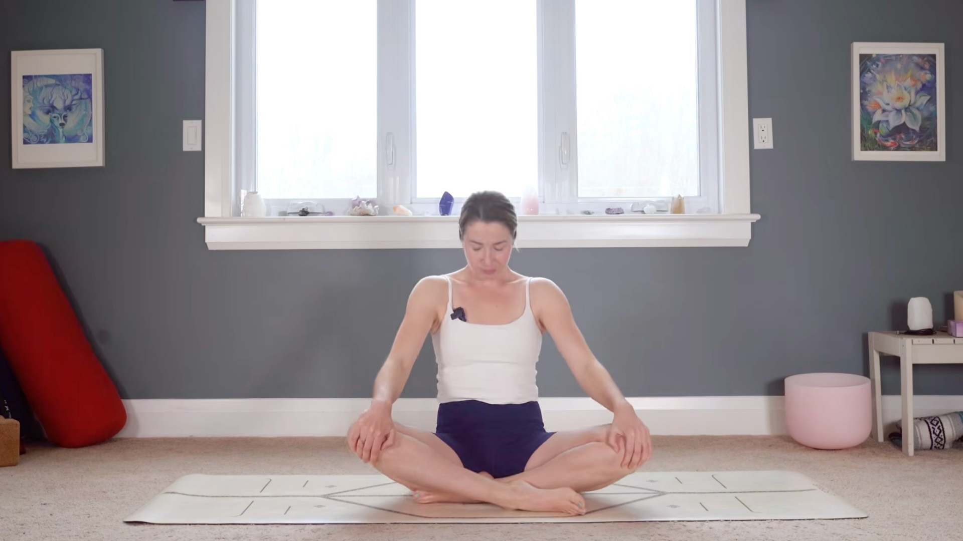 15-Minute Morning Yoga to Move Your Entire Body (With Minimal Cues)