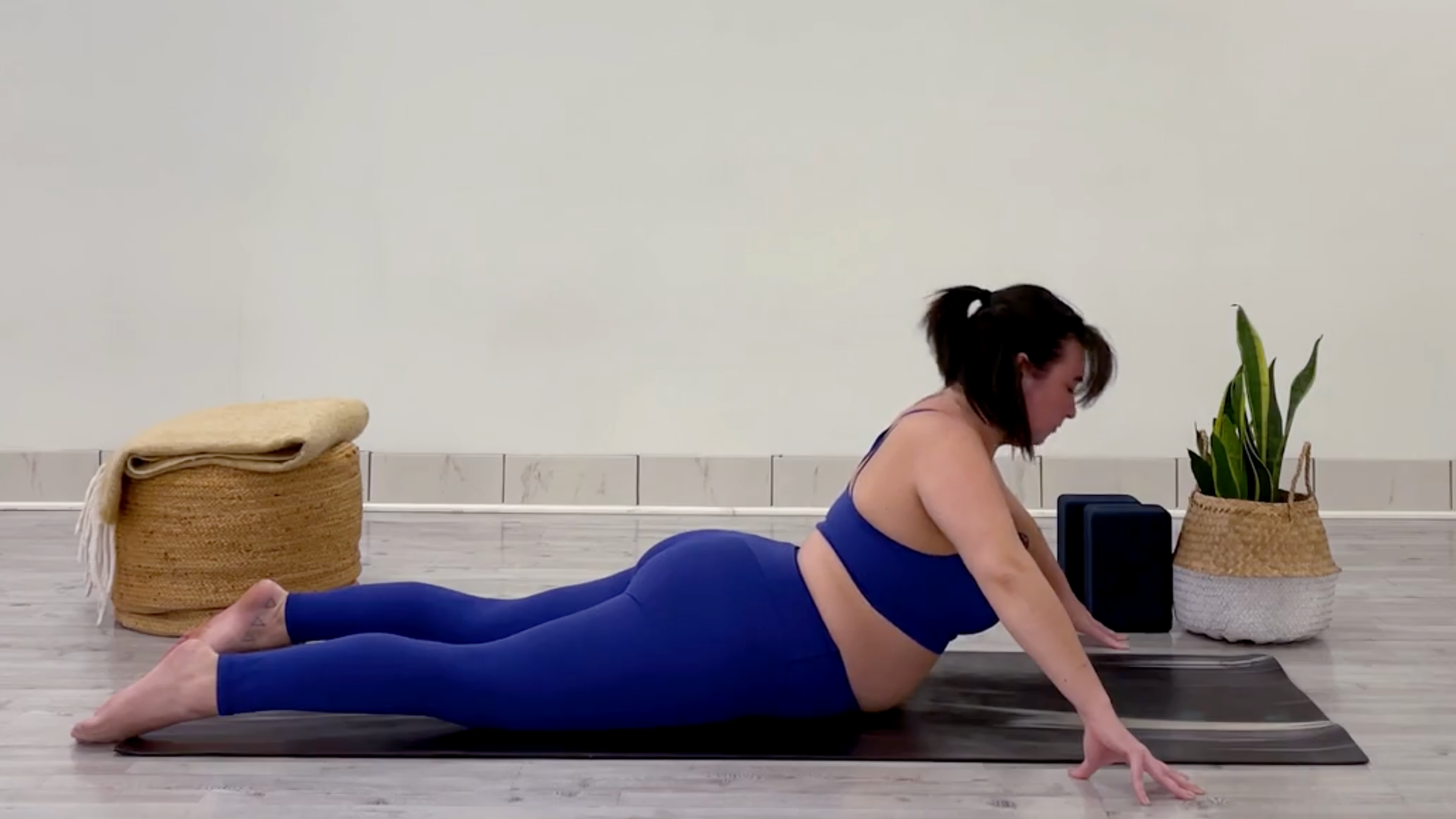 15-Minute Yoga for a Full-Body Stretch