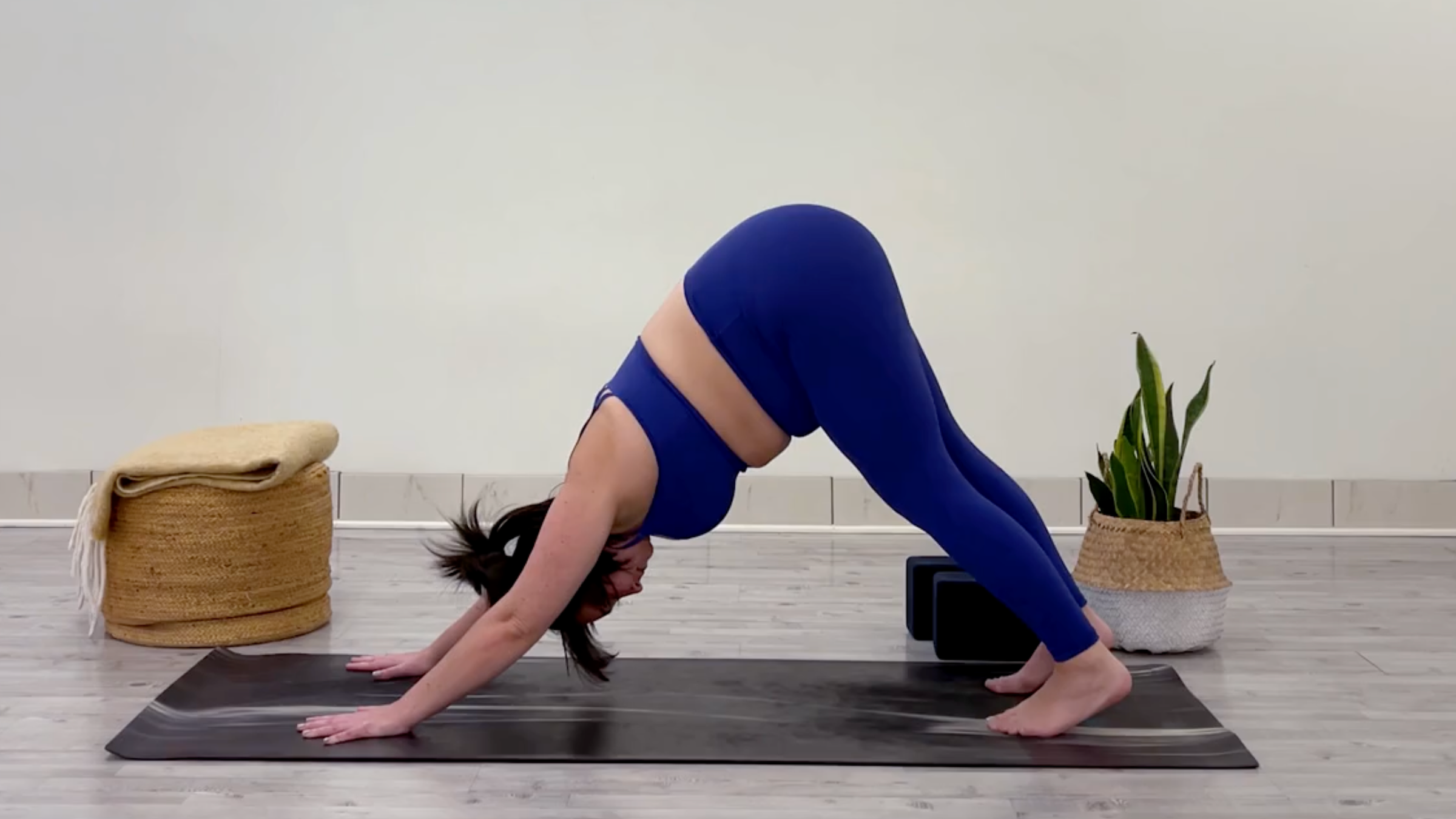 15-Minute Yoga for a Full-Body Stretch