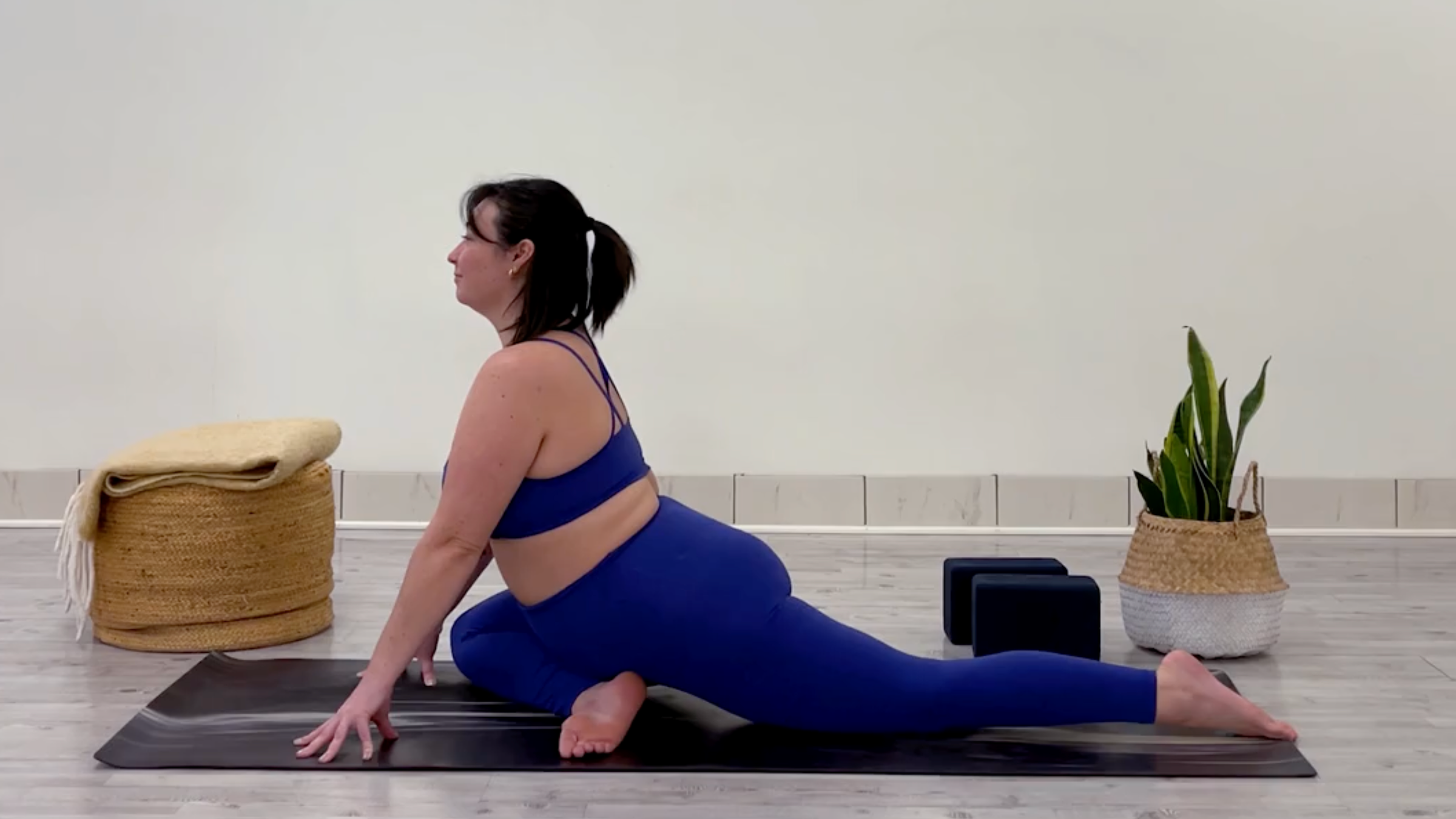 15-Minute Yoga for a Full-Body Stretch