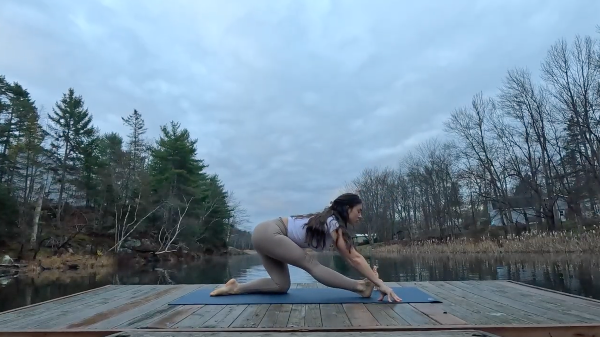 10-Minute Morning Yoga for a Full-Body Wake Up