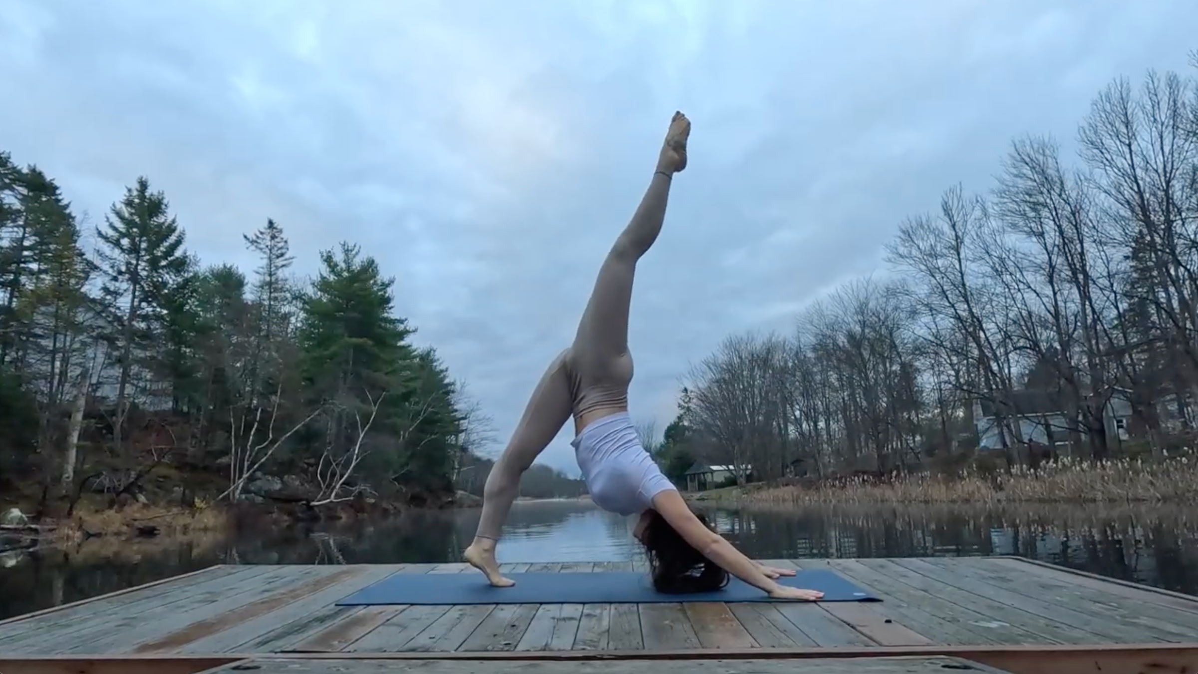 10-Minute Morning Yoga for a Full-Body Wake Up