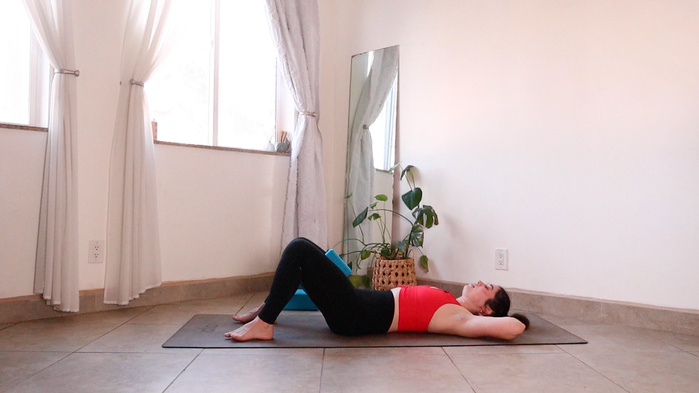 13-Minute Core-Strengthening Practice to Support Your Yoga