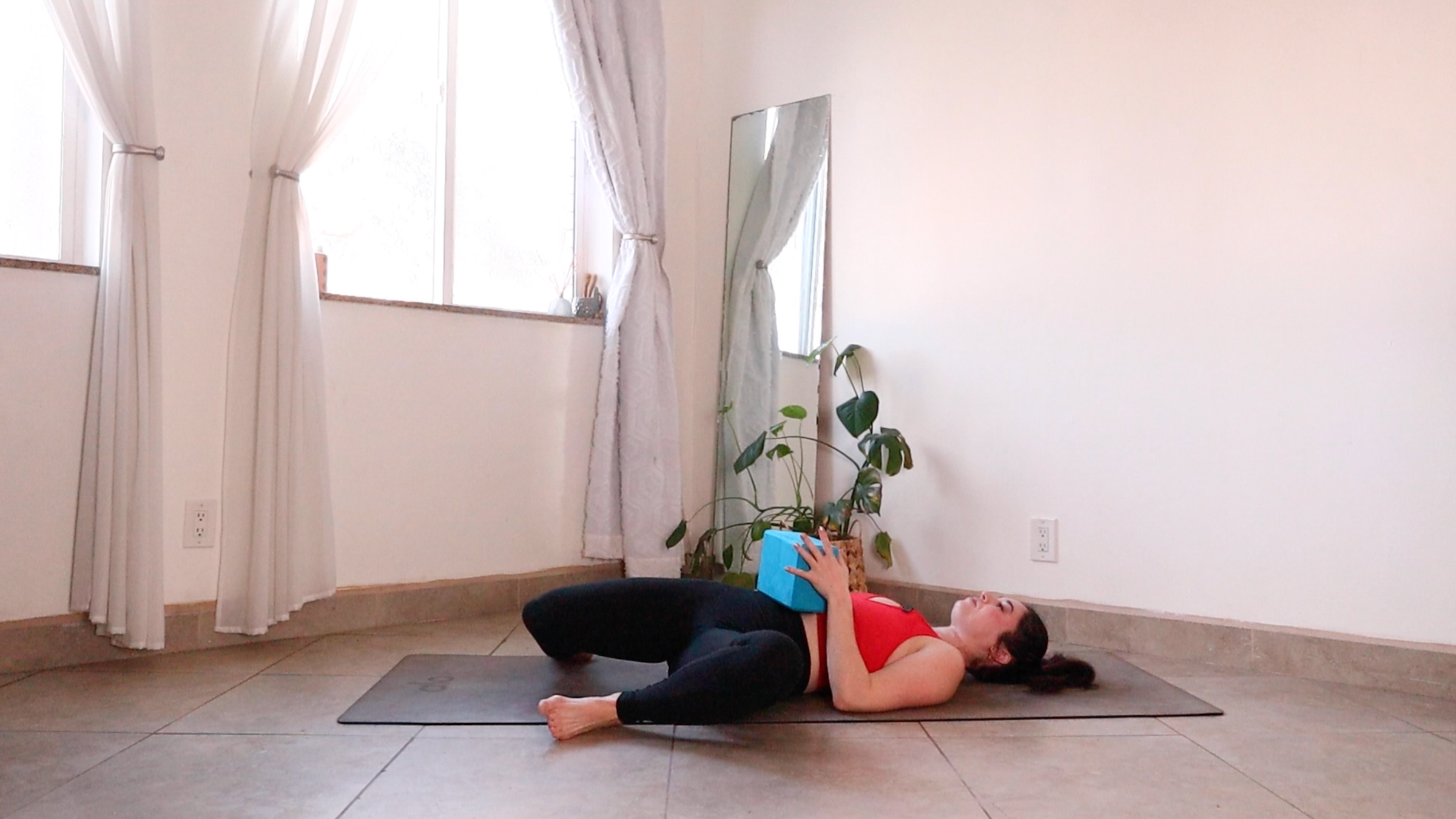 13-Minute Core-Strengthening Practice to Support Your Yoga