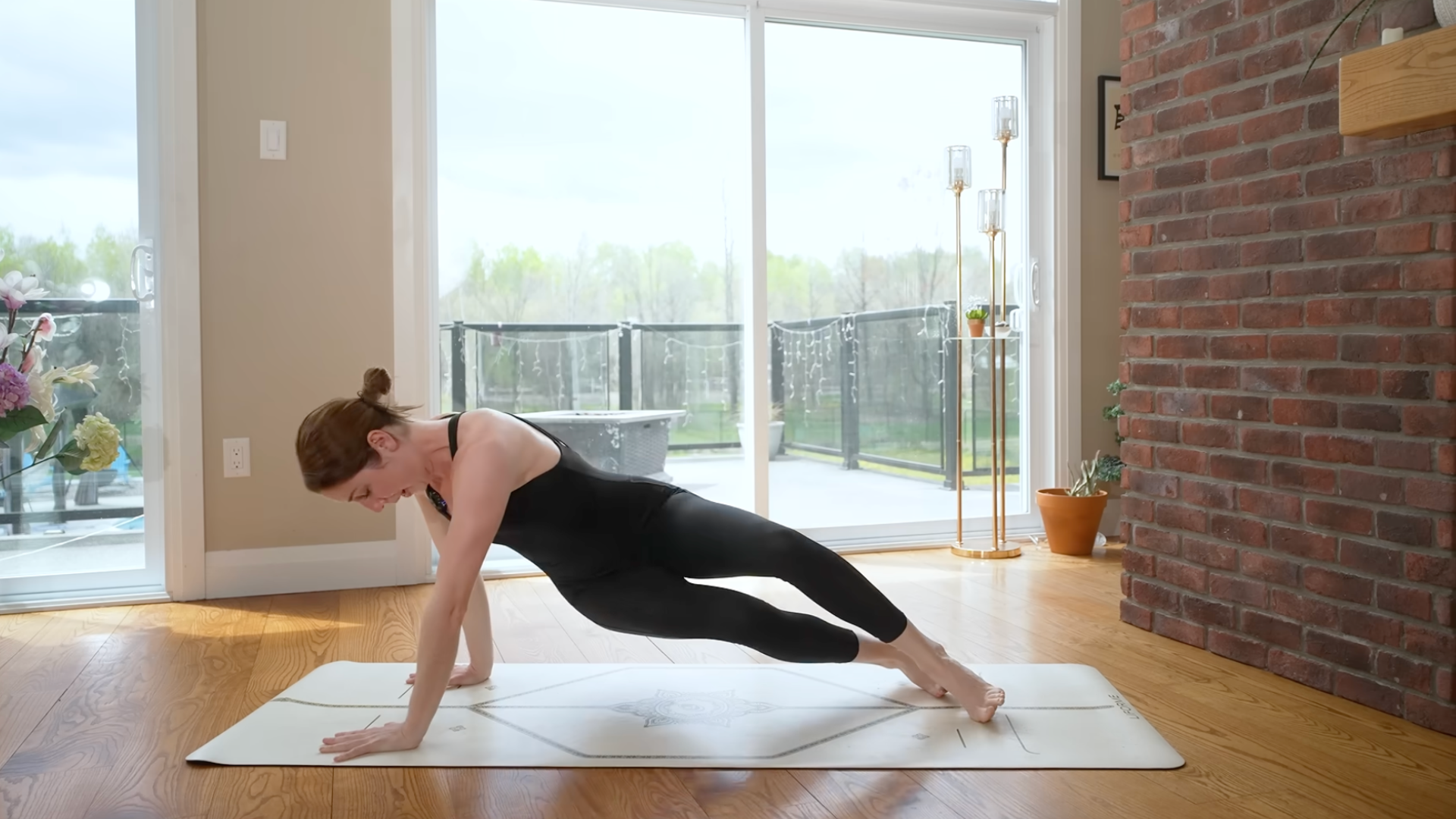 Woman doing exercise 