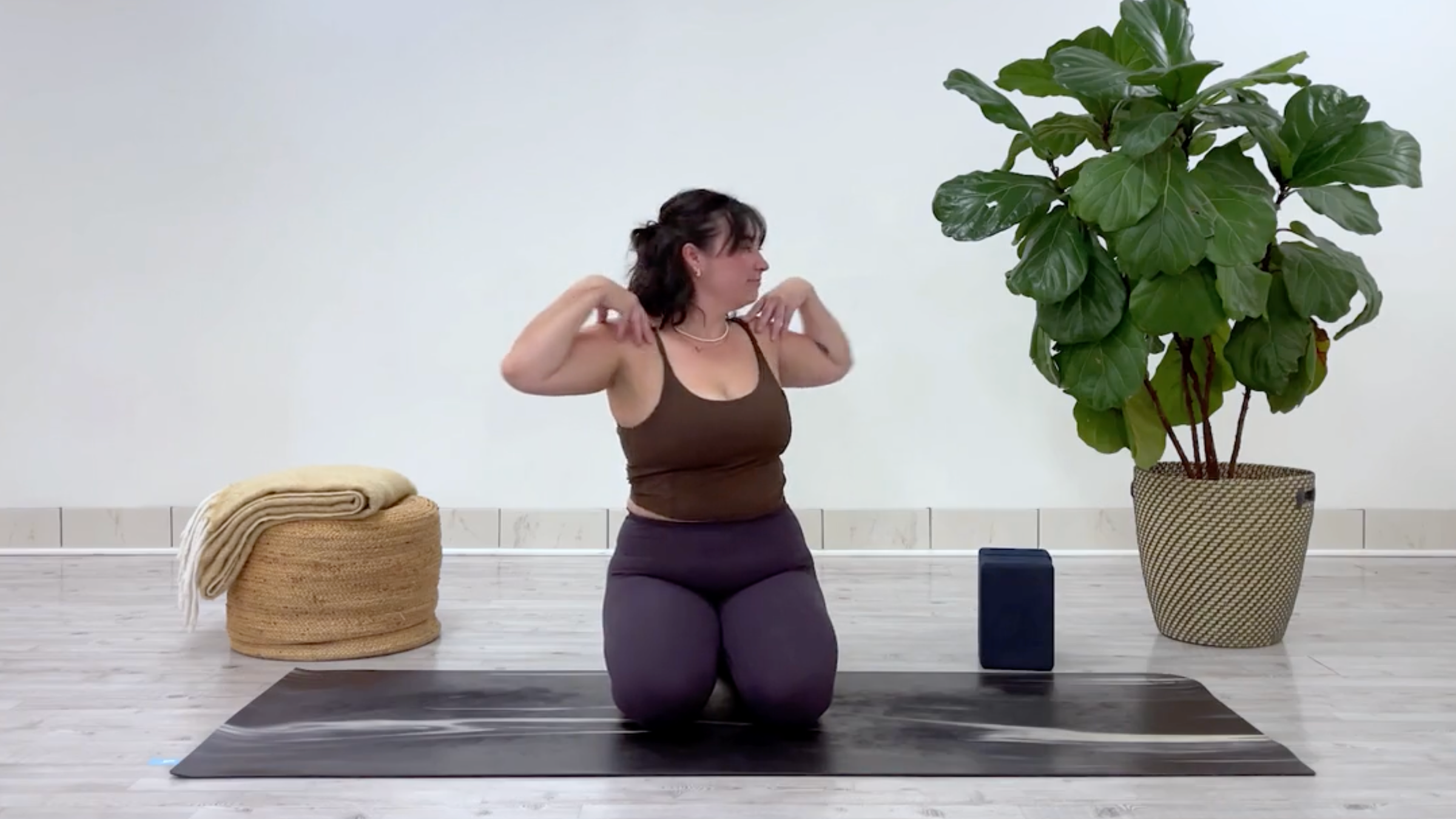 Taylor Lorenz practicing Torso Twists