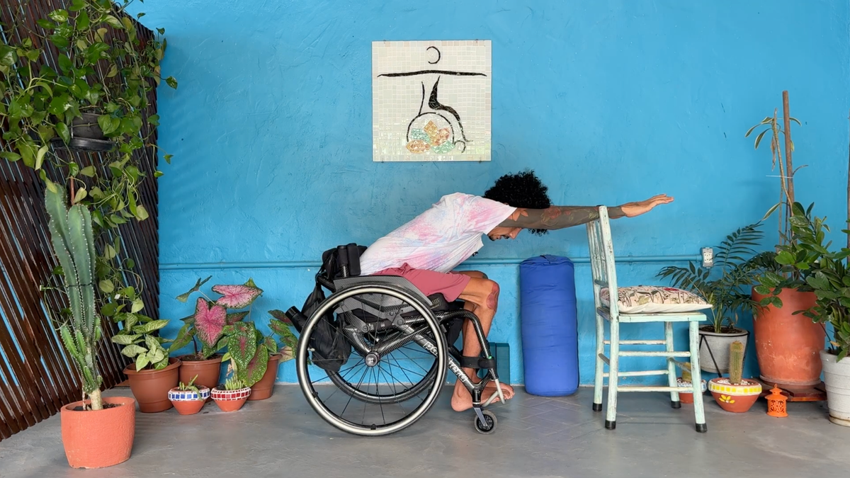 20-Minute Chair Yoga to Remind You What Hopefulness Feels Like