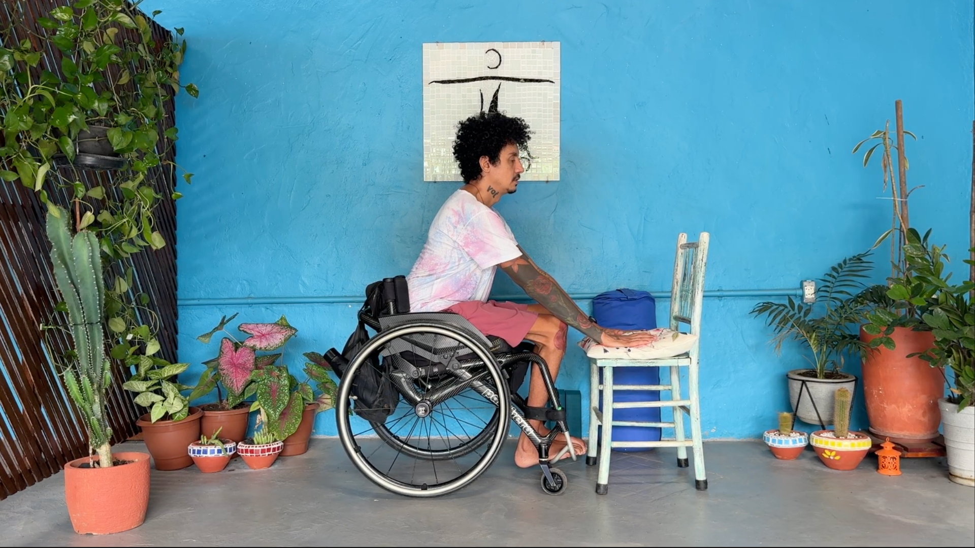 20-Minute Chair Yoga to Remind You What Hopefulness Feels Like