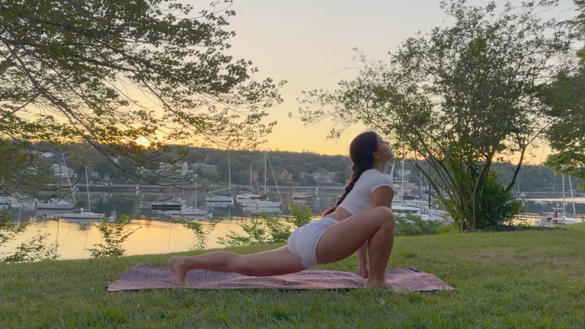 10-Minute Morning Yoga to Wake Up Your Entire Body
