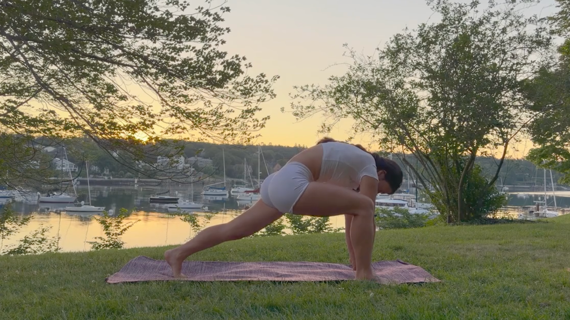 10-Minute Morning Yoga to Wake Up Your Entire Body