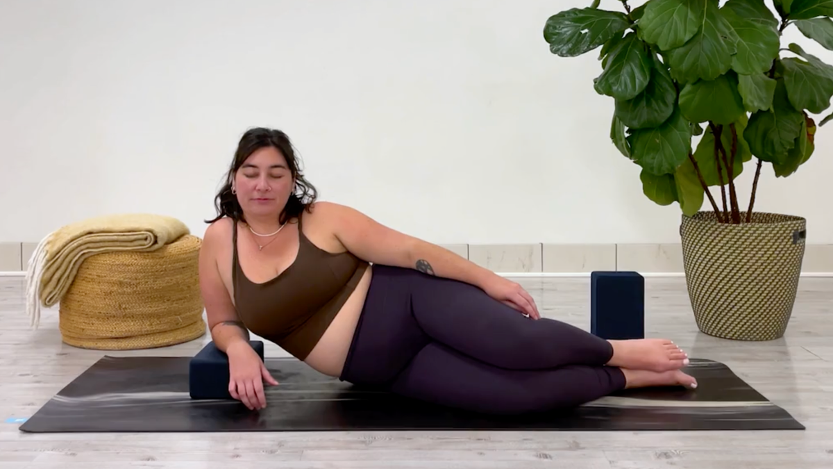 12-Minute Yoga to Stretch Your Side Body