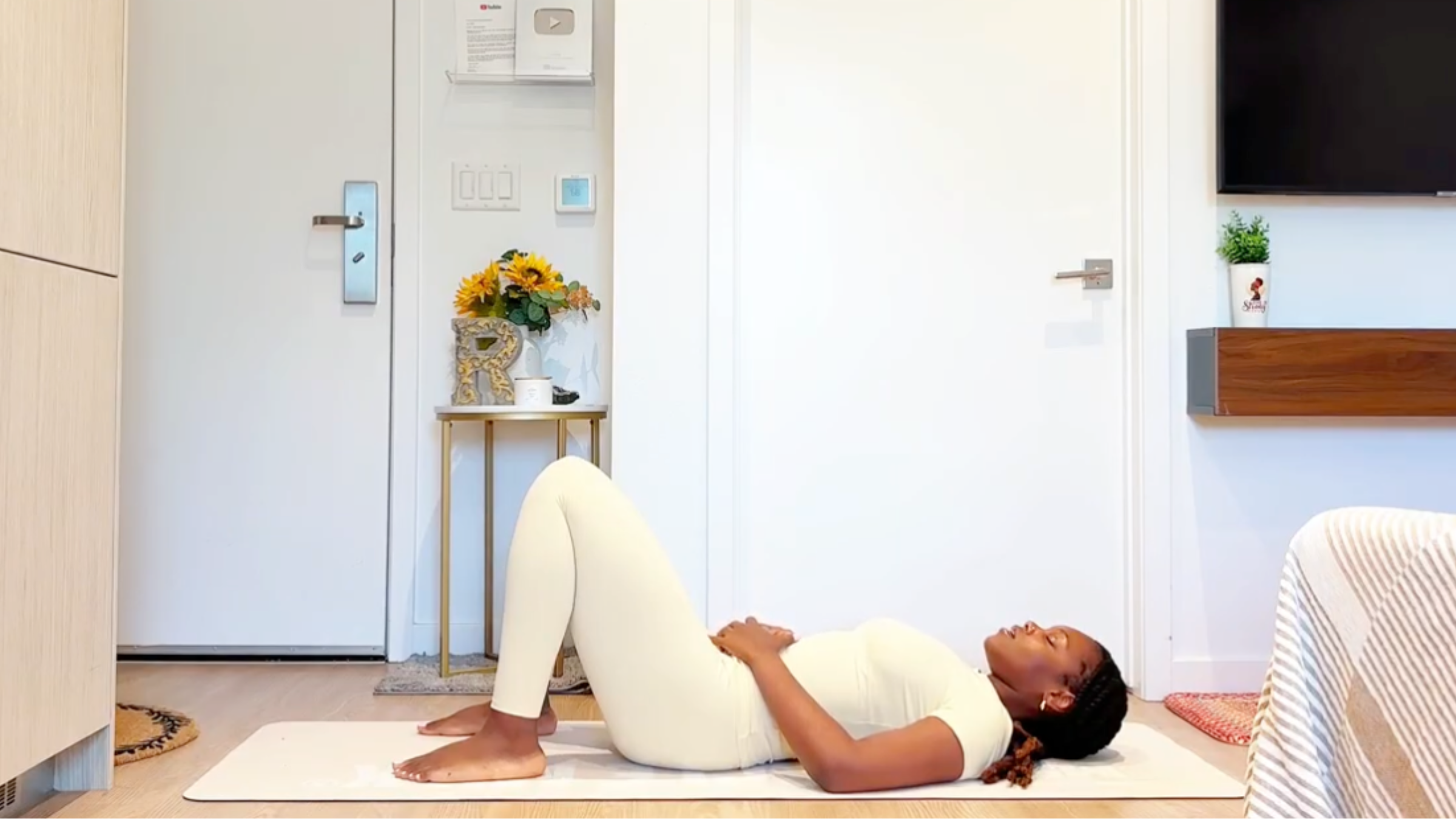 5-Minute Gentle Yoga Stretches to Do Before Bed