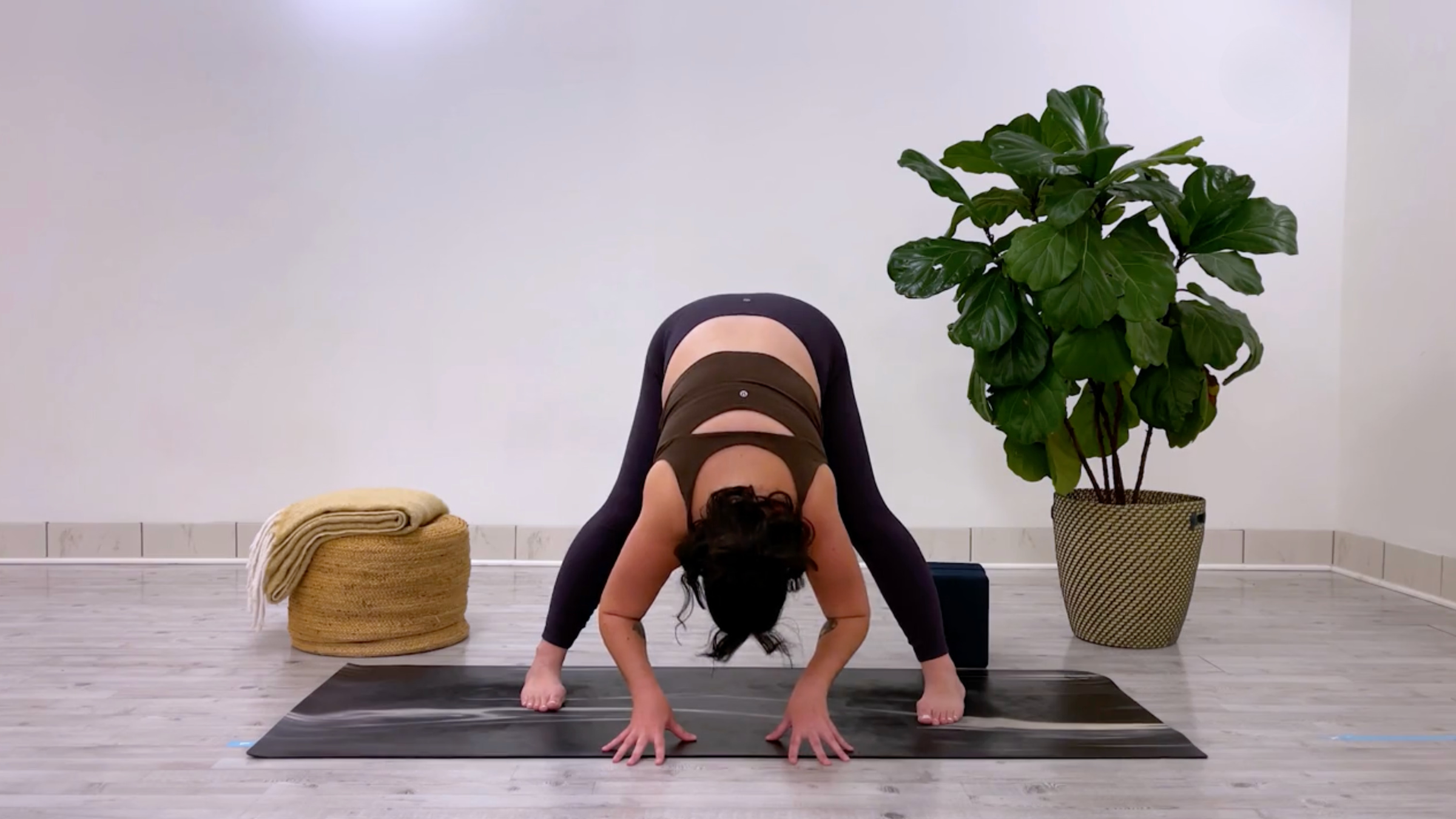 8-Minute Yoga Practice for Better Posture