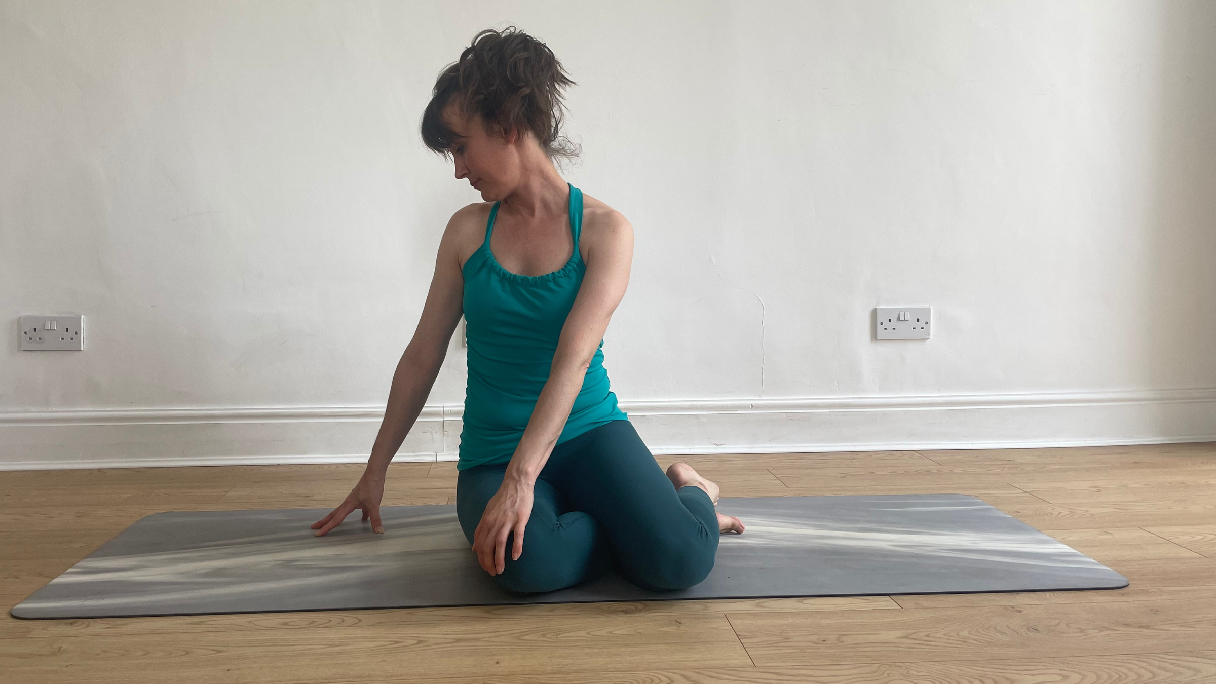 15-Minute Yoga to Loosen Up Your Stiff Neck
